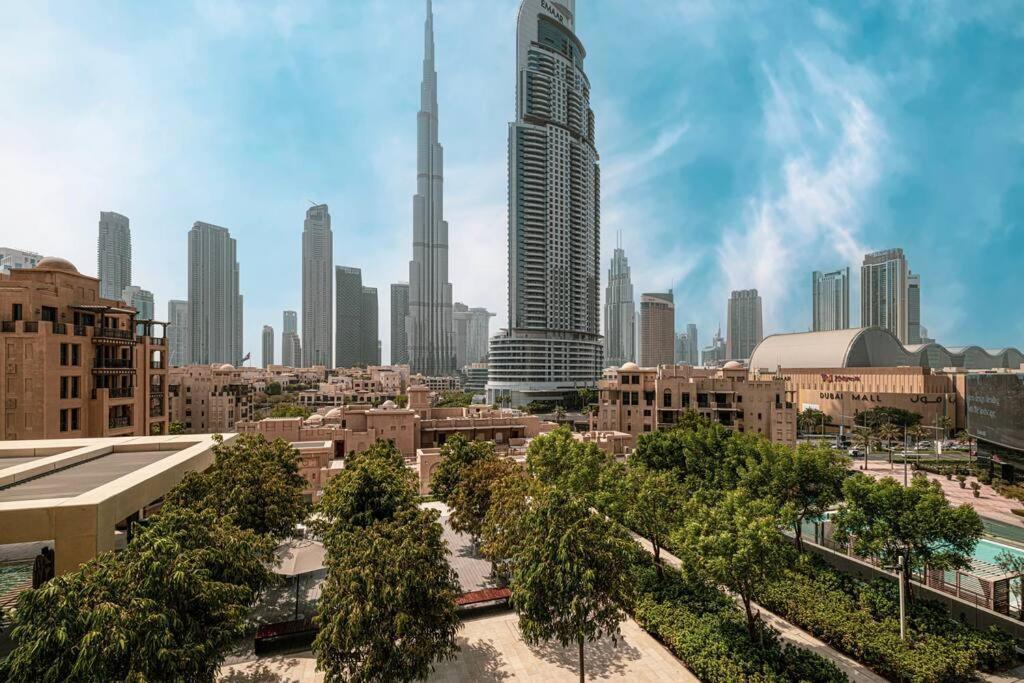 2 Bedroom Luxury Full Burj Views Apartment *