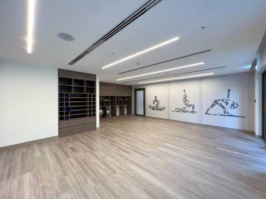 2 Bedroom Luxury Full Burj Views Apartment *